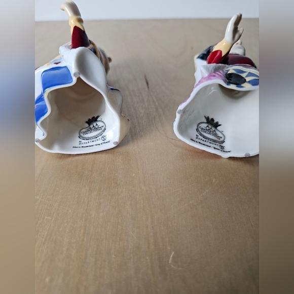 Department 56 "Alice in Wonderland "King & Queen of Hearts Porcelain - Picture 8 of 11